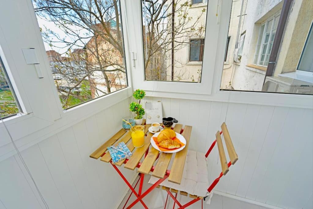Cozy 1-Bedroom Flat In The Very Center Of Sofía Exterior foto